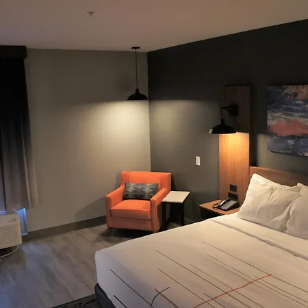 La Quinta Inn & Suites By Wyndham Oxford-3