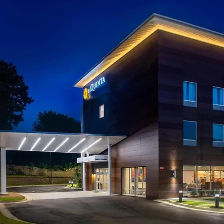 La Quinta Inn & Suites By Wyndham Oxford-2