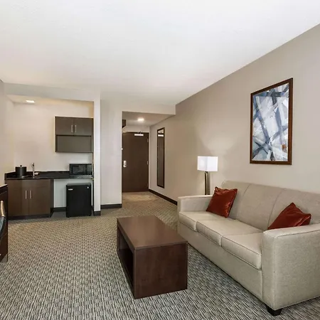 Wingate By Wyndham Angola-2