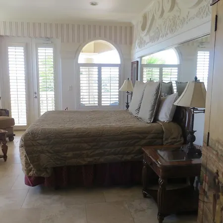 Pearl Of The Sea Luxury Bed & Breakfast-2