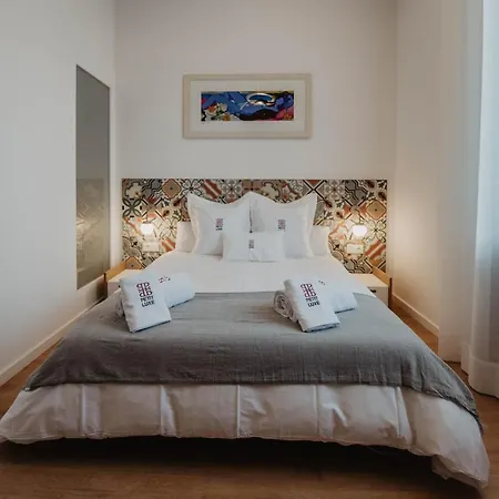 Petit Luxe Volta-3