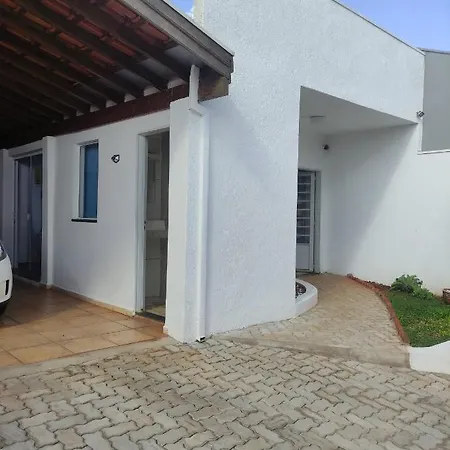 Lindo quarto c/ banheiro privativo-3