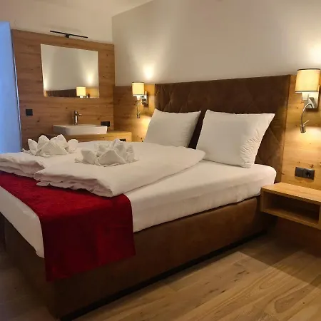 Hotel Alpenhof***-2