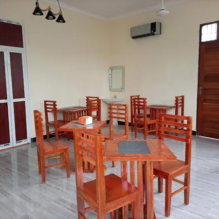 Chibuba Airport Accommodation-3