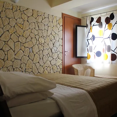Hotel 106-3