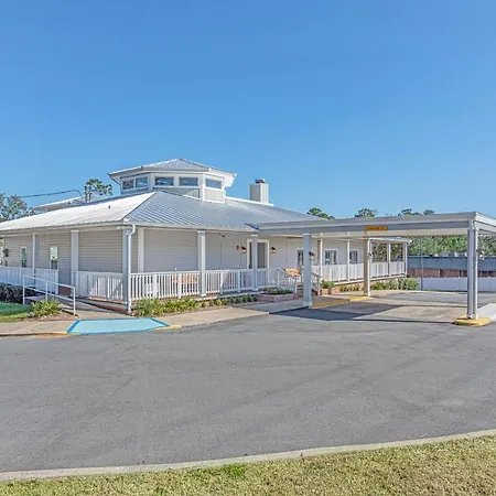 Seven Hills Suites-3