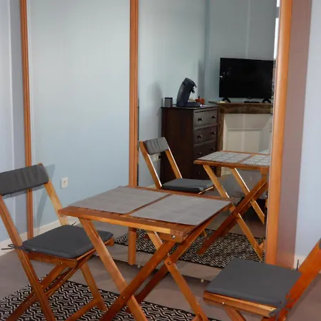 CAPRICES DE PLAGE Chambre grand lit double avec balnéo et beau balcon, vue panoramique, 300 mètres plage Mers les Bains Le Treport petit dejeuner servi en chambre en option-3
