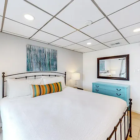 Unit 32, Island Retreat Resort-2