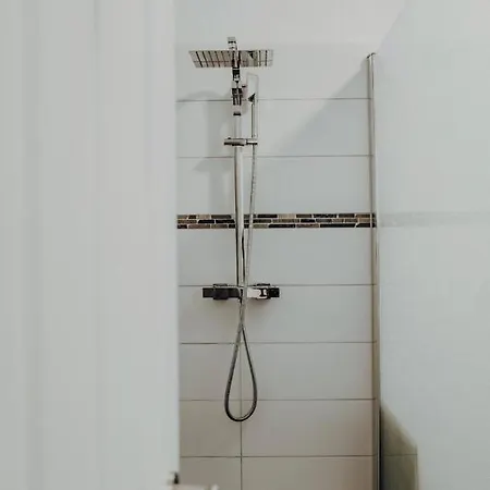 Mayen, Baeckerstr, Privatzimmer Nr1, Innenstadt, Naehe Nuerburgring & Burg Eltz, Gemeinschaftsbad-3