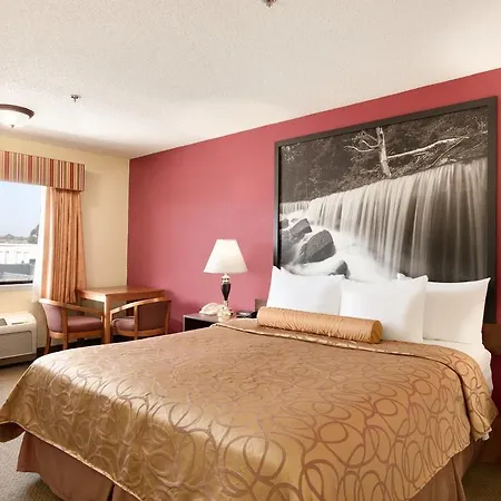 Super 8 By Wyndham Oceanside Marty'S Valley Inn-3