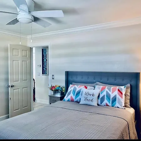 Cheerful Home With Two Bedrooms-3