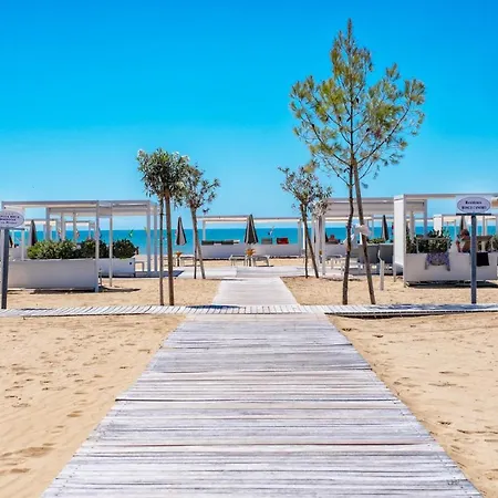 Bosco Canoro Bibione Residence-3