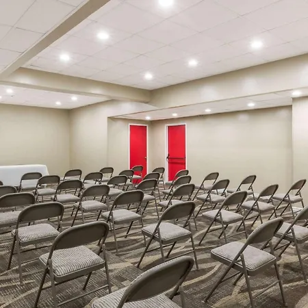 Ramada By Wyndham Yonkers-3