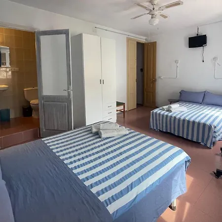 P&R Hostals Can Tort-3