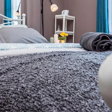 Shirley House 1, Guest House, Self Catering, Self Check In With Smart Locks, Use Of Fully Equipped Kitchen, Walking Distance To Southampton Central, Excellent Transport Links, Ideal For Longer Stays-2