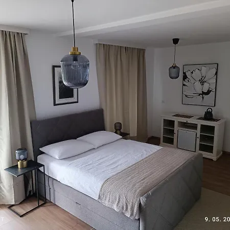 Marko Rooms-3
