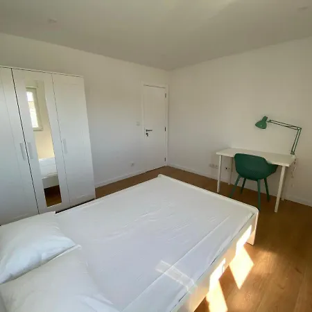 Carcavelos Beach Walking Distance Room-2