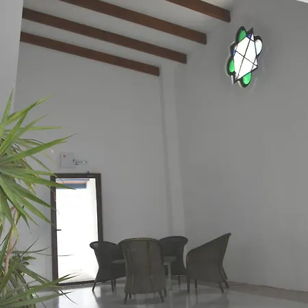 Hostal Doña Lola Marina-2