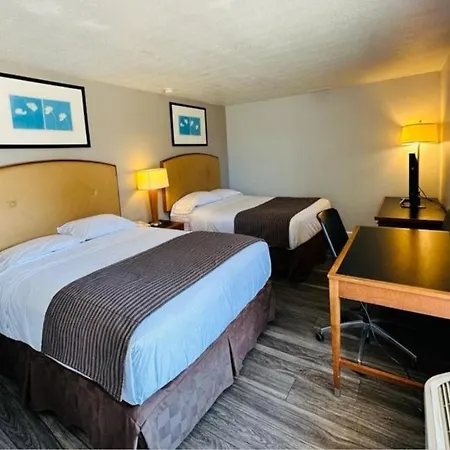 Travel Inn & Suites-3