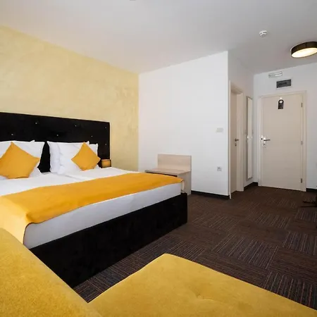Hotel Bor-2