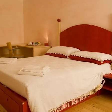 La Tata B&B-3