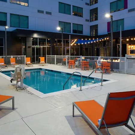 Aloft By Marriott Charlotte Airport-3