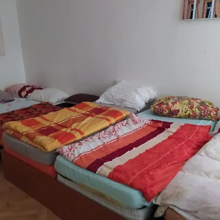 Private Room In Shared Luxurious Palace Like Apartment With 2 Bathrooms Including Whirlpool And Virtual Reality-3