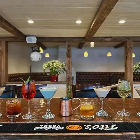 The Sand Hill Inn-3