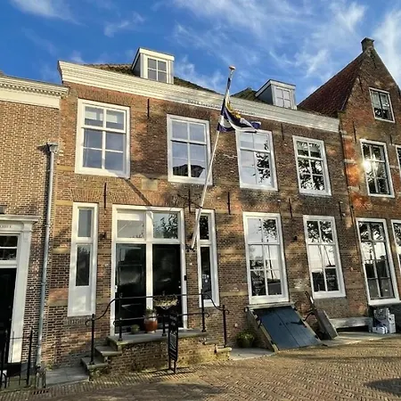 B&B Binnengewoon Rooms With A View-2