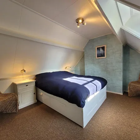 B&B Villa Giethoorn - canalview, privacy&parking-2