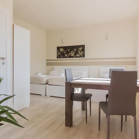 Center Rooms-3