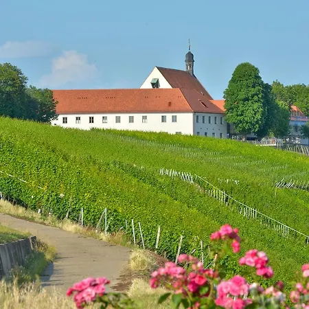 Vogelsburg-3