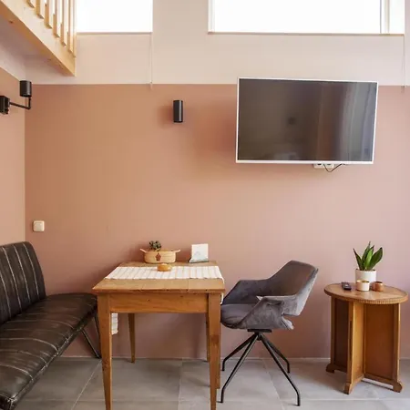 Lovely And Charming Guesthouse Near City Center, Close To Rotterdam-2