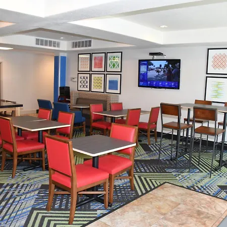 Holiday Inn Express & Suites Evanston By Ihg-3