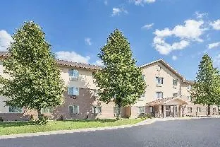 Baymont By Wyndham Holland-3