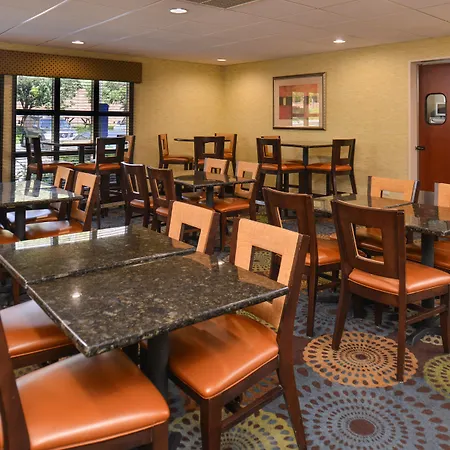 Holiday Inn Express & Suites Central Omaha By Ihg-2