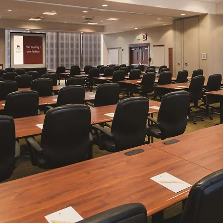 Doubletree By Hilton Hotel & Executive Meeting Center Omaha-Downtown-2
