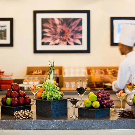 Mövenpick Hotel&Apartments Bur Dubai-3