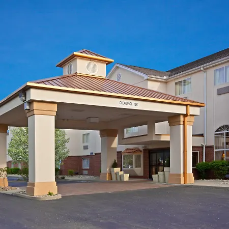 Holiday Inn Express Hotel & Suites Cincinnati-North/Sharonville-2