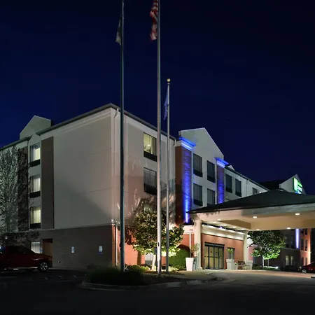Holiday Inn Express Hotel & Suites Milwaukee-New Berlin By Ihg-3