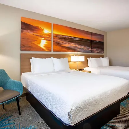 Days Inn By Wyndham Marquette-2