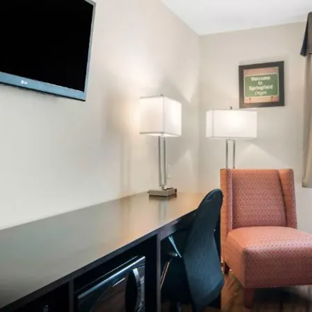 Econo Lodge Inn & Suites Springfield Main Street-3