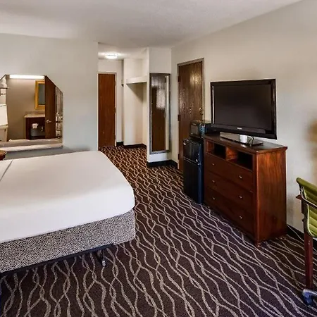 Bliss Point Inn & Suites-2