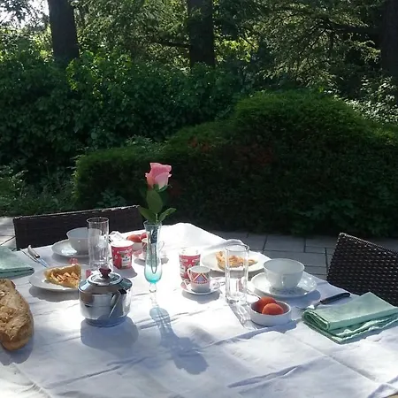 Chambre Dans Maison Avec Piscine Et Cuisine-3