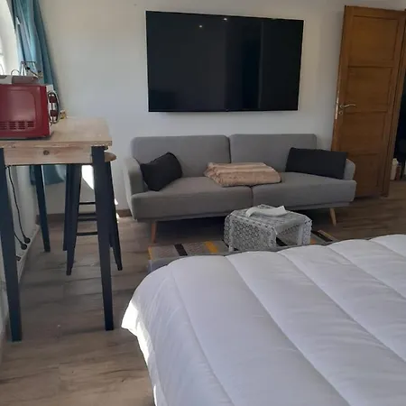 Chambre Queen -Size Double,N1, A 300M De La Plage,Clim,Wifi-2