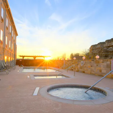 Baymont Inn & Suites By Wyndham Glen Rose-3