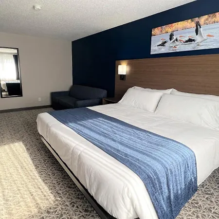 Hilltop Inn & Suites-2