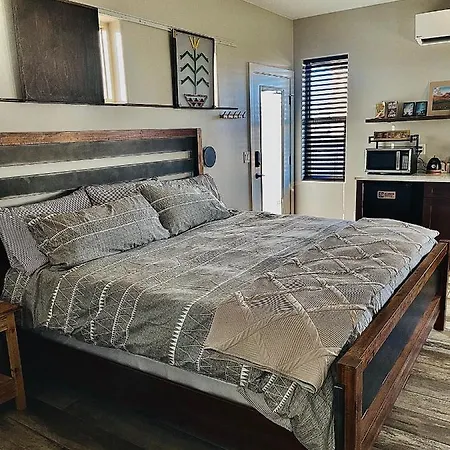 Bent Canyon Suite-3
