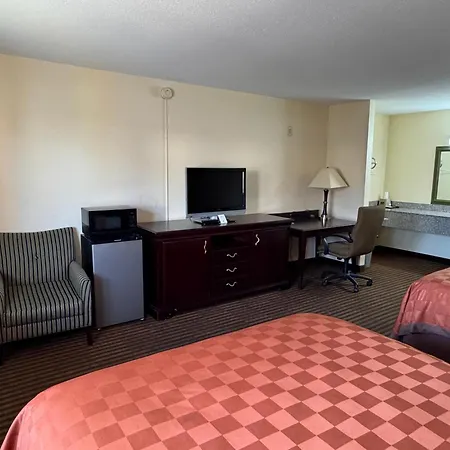 Scottish Inn & Suites - Eau Claire-2