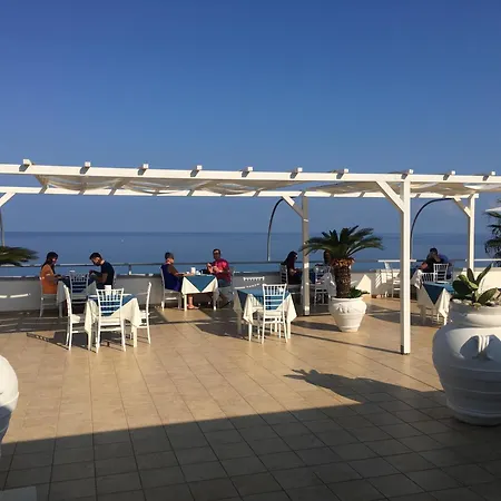 La Porta Del Mare-2
